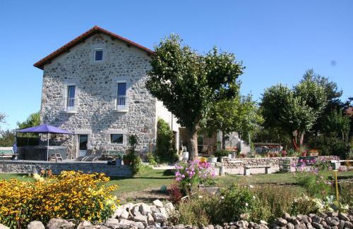 Yssingeaux House | Le Suc du Pommier
