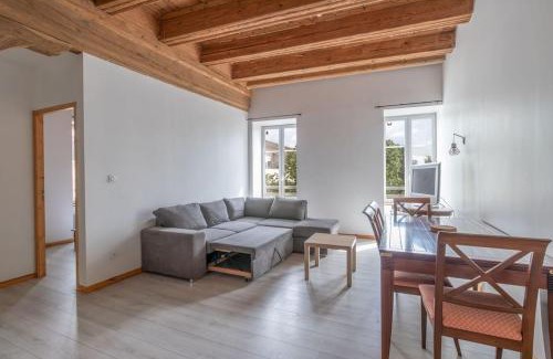 Chalamont Apartment | Le Sud - Proche Pérouges