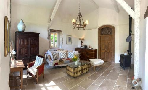 Lectoure Apartment | Le tarin des aulnes - Grand gîte Nénuphar