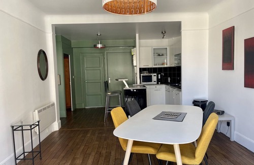Auxerre Apartment | Le Temple-Apartment-Apartment-Ensuite-City view