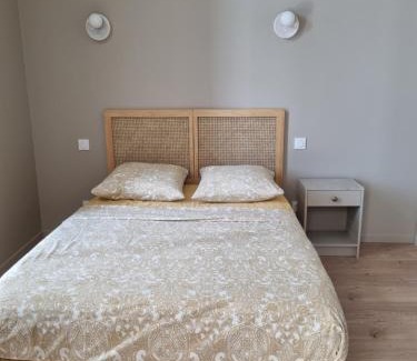 Meximieux Apartment | Le Terrazzo - Jardin & confort