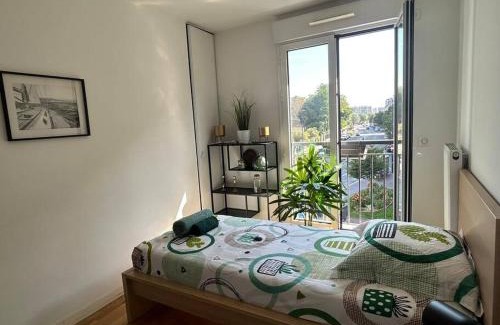 Drancy Centre Apartment | Le Timbaud, T4 cosy, balcon, parking, aux portes de Paris