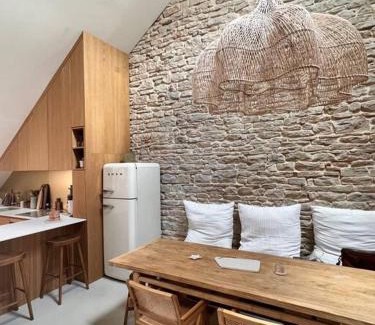 Beaune City Centre Apartment | Le Toit des Hospices : HyperCentre/Vue/Clim