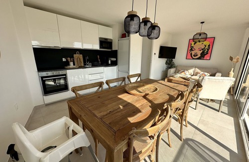 Tardinghen House | Le Toit Penché