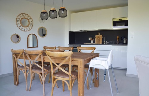 Tardinghen House | Le Toit Penché