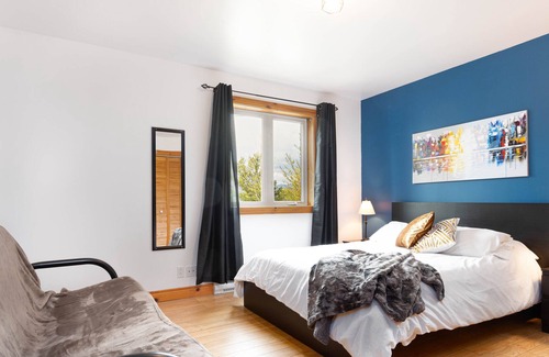 Baie-St-Paul Cottage | Le Très-Chic - SPA, billard, souvenirs🍸🎱🧖♀️🕶