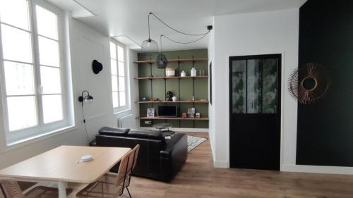 Rochefort Apartment | Le Tréville Grand Studio Cosy 32M2