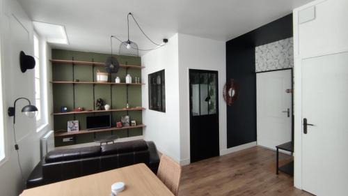 Rochefort Apartment | Le Tréville Grand Studio Cosy 32M2