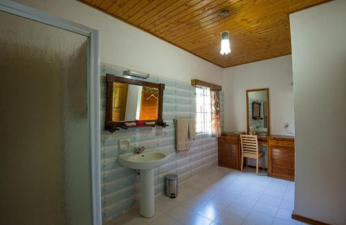 Grand'Anse Praslin House | Le Tropique Villa