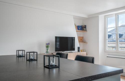 Notre-Dame Apartment | Le Versailles Soleil Classé 3 étoiles Charme & vue Chapelle Royale