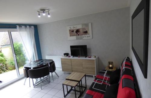Cabourg Apartment | Le VIP cabourg,200m de la plage et de la promenade Marcel Proust,600m du centre, agréable F2 en rez de jardin