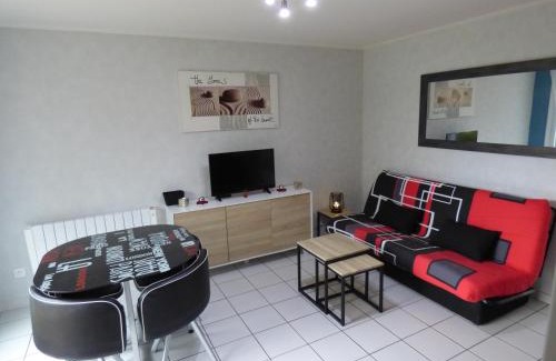 Cabourg Apartment | Le VIP cabourg,200m de la plage et de la promenade Marcel Proust,600m du centre, agréable F2 en rez de jardin