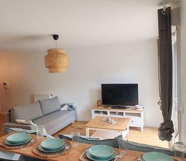 Vitry-sur-Seine Apartment | Le Vitriot - Grand studio tout confort dans résidence récente - Aux portes de Paris