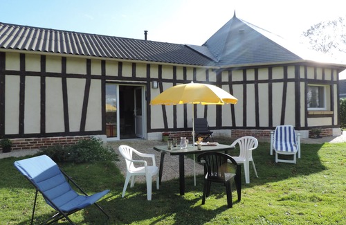 Eletot Cottage | LE VIVIER NORMAND. 2-star gîte with "Fishing Accommodation" label. Comfort and calm
