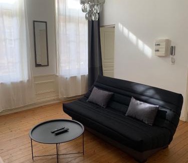 Saint-Quentin Apartment | Le Voltaire 4 chez Adrien Hyper centre