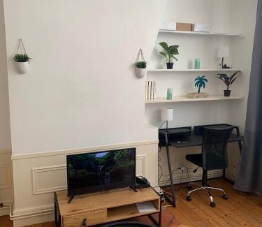 Saint-Quentin Apartment | Le Voltaire 4 chez Adrien Hyper centre
