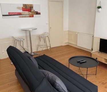 Saint-Quentin Apartment | Le Voltaire 4 chez Adrien Hyper centre