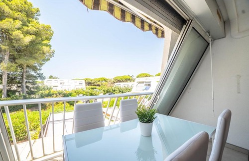 La Petite Motte Apartment | LE WHITE - CLIM PARKING WIFI 5min PLAGE NEUF 6MAX -TOP PROS SERVICESConciergerie