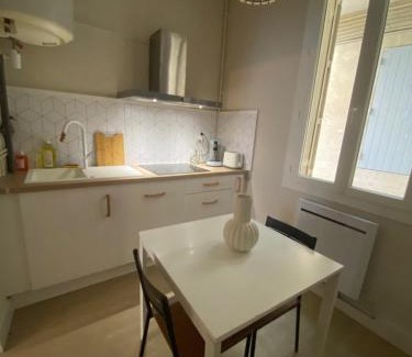 Nimes City Centre Apartment | LE Zen