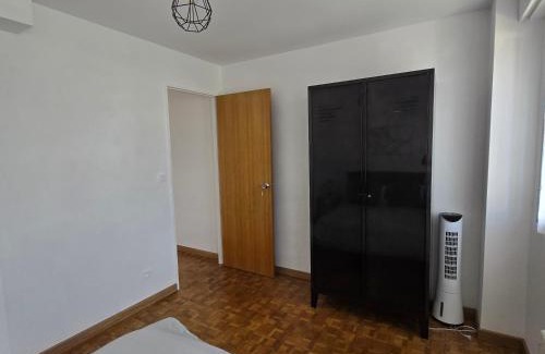 Sainte-Savine Apartment | Le1bis - T2 50 M2 tout équipé - Place de parking Privée