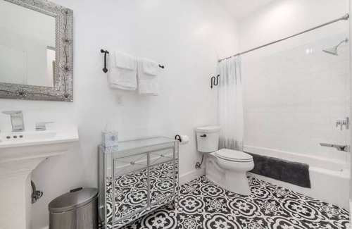Mason Apartment | Lea Lou Lodge #2 on the Square
