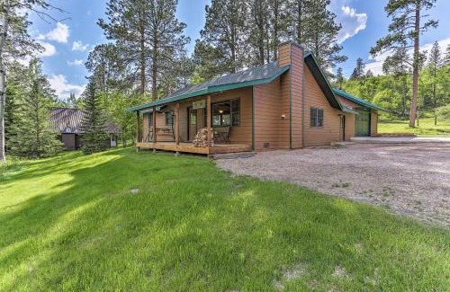 Lead House | Lead Cabin about 9 Mi to Deadwood Hot Tub and Patio!