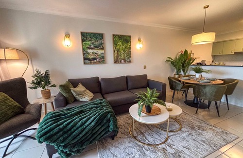 Westcourt Apartment | Leaf Luxe - 9 Pools BBQ Gym