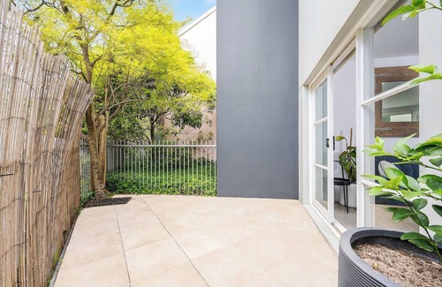 Kensington Apartment | Leafy 3BR Kensington Escape I Park Views & Parking