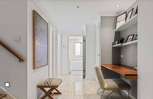 Wyoming House | Leafy Family Oasis - Wyoming, NSW