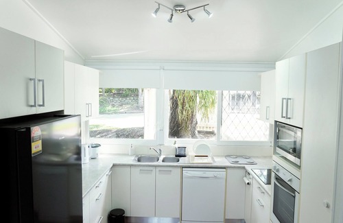 Ferny Hills House | Leafy peaceful 3 bedroom family friendly home for serene escape