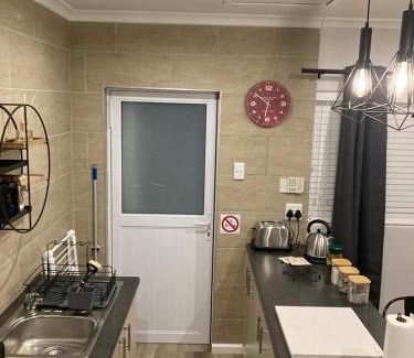 Welgemoed Apartment | Leafy Retreat Kenridge Trendy