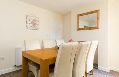 Leamington Spa House | Leamington Spa Town House 2-Bed, 2 Bath