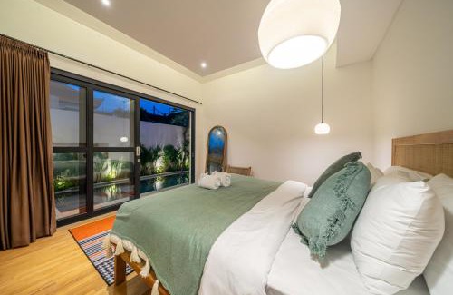 Umalas Villa | Lecatica - Brand New 2BDR Paradise Villa with Expansive Pool - Your Dream Retreat in Canggu!