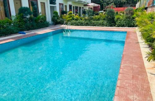 Bail Parao Hotel | Lee corbett Resort A Unit of The Corbett Royal King