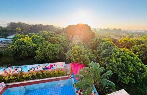 Bail Parao Hotel | Lee corbett Resort A Unit of The Corbett Royal King