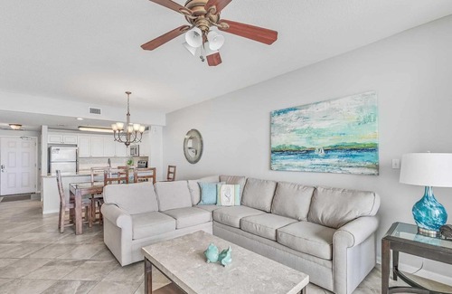 Fort Walton Beach - Destin Condo | Leeeward Key 505--Gulf Front location includes Beach Service in Season and Gulf Front Pool