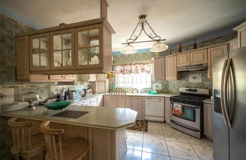 West Gate Hills Apartment | Leela's Manor