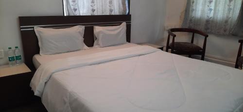 Panchgani House | Leela villa - Ancient Redstone Escape
