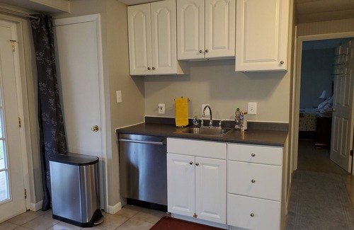 Leesburg Apartment | Leesburg-Ashburn Farm Apartment: IAD/16min; Reston/24min; Metro/10min