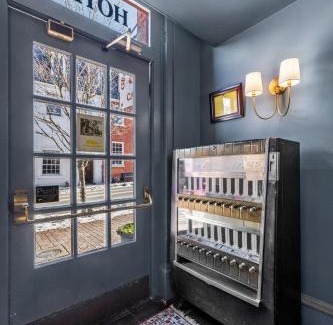 Leesburg's Old and Historic District Hotel | Leesburg Colonial Inn