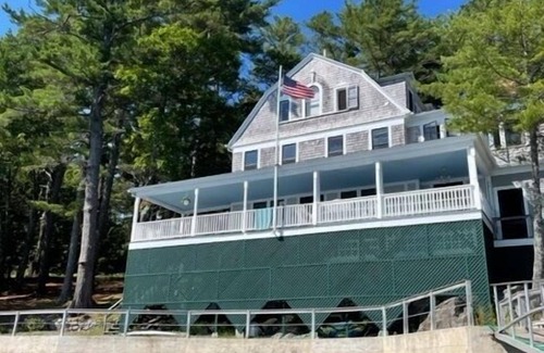 Blue Hill House | Left Bank - Blue Hill Bay - New for 2023!