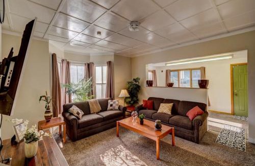 Oneonta House | Left Field All Star Baseball Rentals