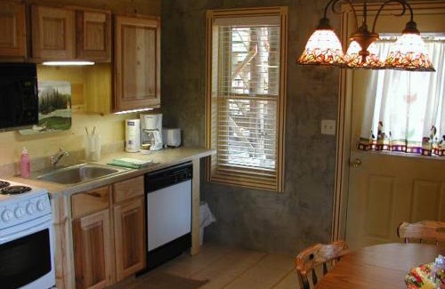 Custer Apartment | Lefty's Hideout