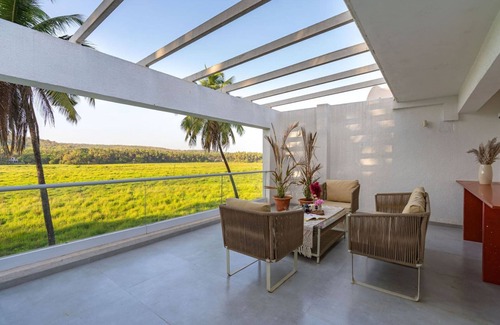 Siolim Villa | Legacy by Hireavilla- Full Field View Villa w Pool
