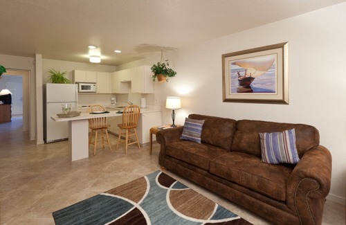 Fort Myers River District Hotel | Legacy Harbour Hotel & Suites