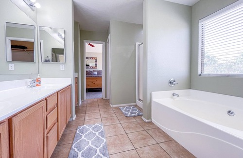 South Mountain House | Legacy & Raven Golf Courses - 5 min away