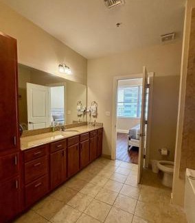 Central Business District Apartment | Legacy Suites Steps from the French Quarter Superdome Casino Bourbon St With Gym & Pool