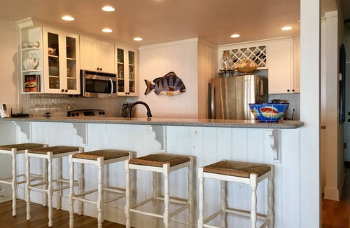 Panacea House | "Legasea," Old Florida Beachfront Charm with Two Screen Porches, Sleeps 7