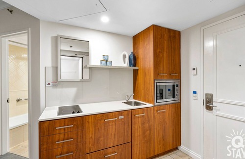 Surfers Paradise Apartment | Legends – 2 Interconnecting Bedroom Apartment