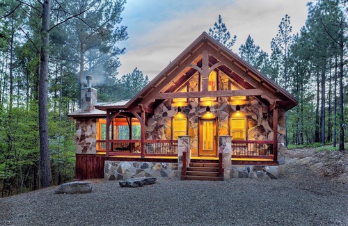 Broken Bow Cabin | Legends Lair-Mountain Hideaway, Woodburning Fireplace, Hot Tub, Jetted Tub🔥🌊🌲